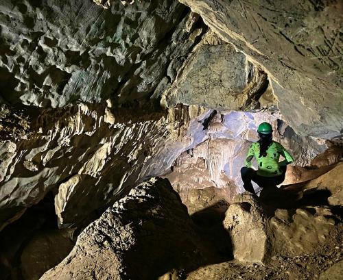 Cuevas del Indio y el Pío