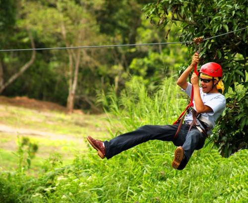  Tirolinas, puentes colgantes, slackline y rapel para eventos